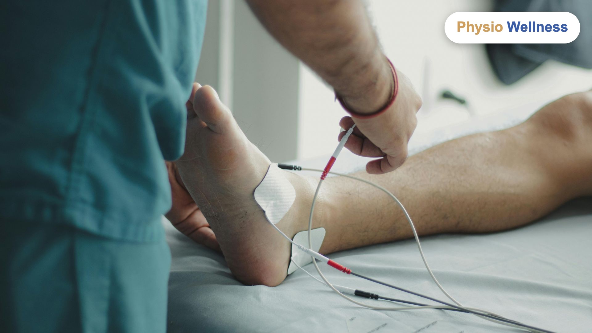 Physiotherapy treatment applied to the foot to ease big toe joint pain